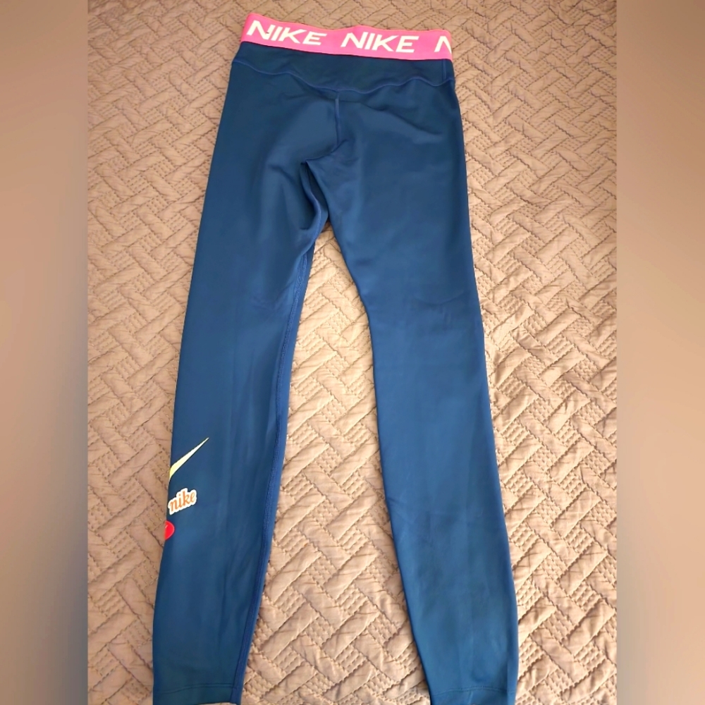 Nike Pro Leggings - Picture 3 of 3